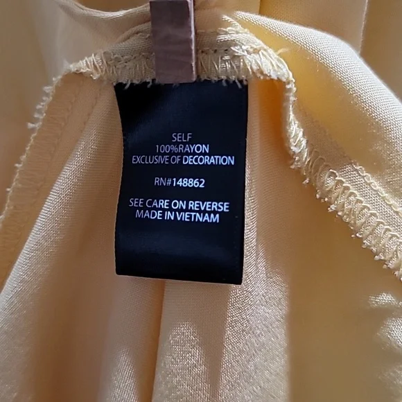 TORRID YELLOW TANK TOP EMBROIDERED EYELET CAMISOLE SLEEVELESS V NECK BLOUSE 1X - Picture 10 of 12